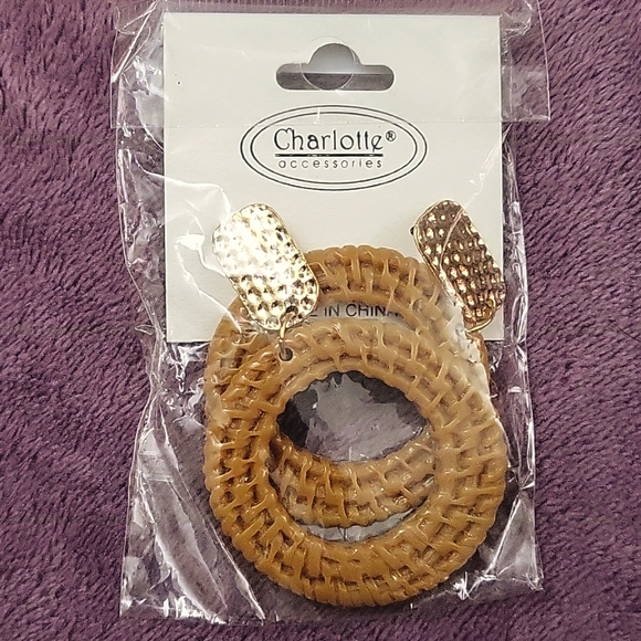 Honey Earrings - Picture 4 of 4